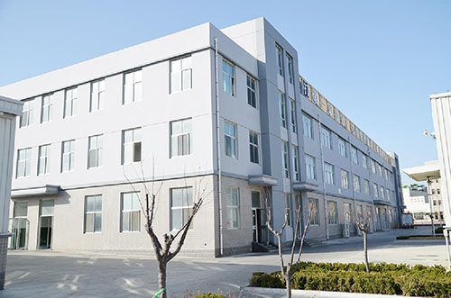 公司本著以人為本、誠信待人的理念，培養(yǎng)造就了一批專業(yè)人員